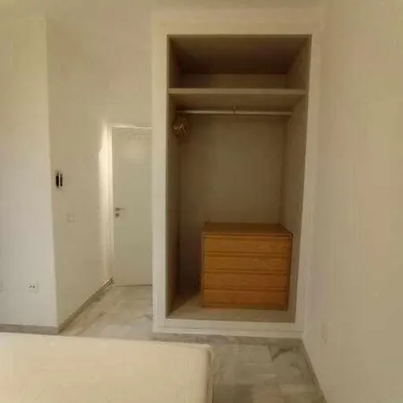 4 Pkg Marmoles Apartment